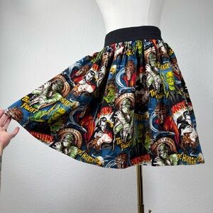 Hemet Horror monster pin up style mini cotton stretchy circle skirt size Small